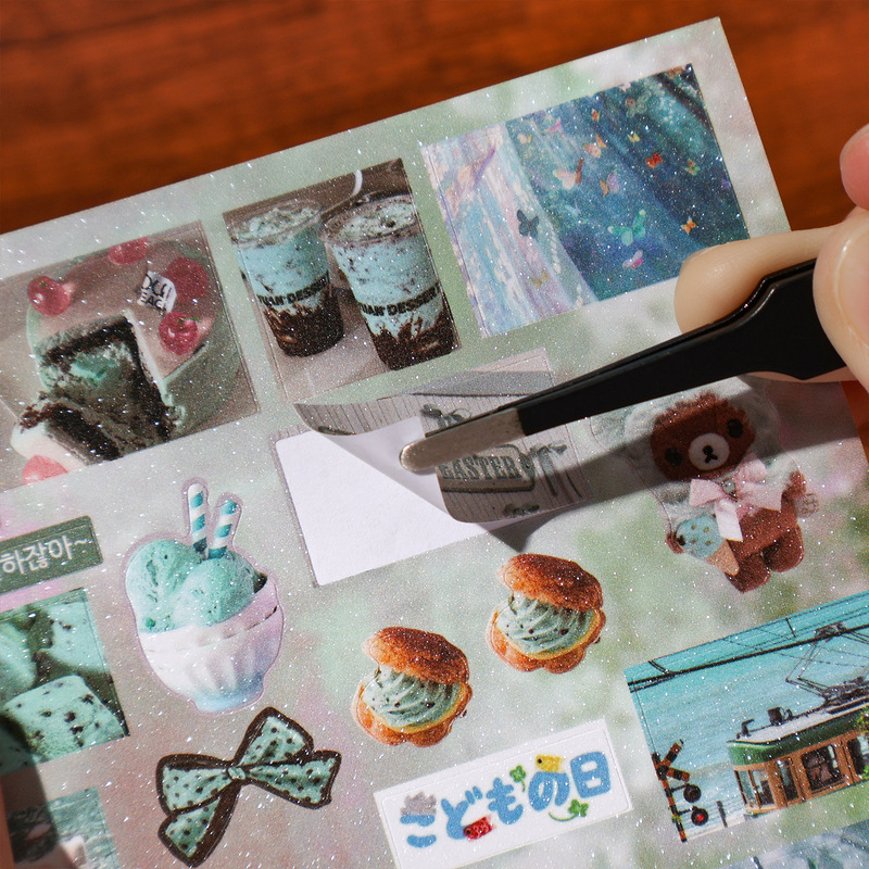 Livro de Adesivos Temático de  - Embellishments For Scrapbooking avaliação e preço
